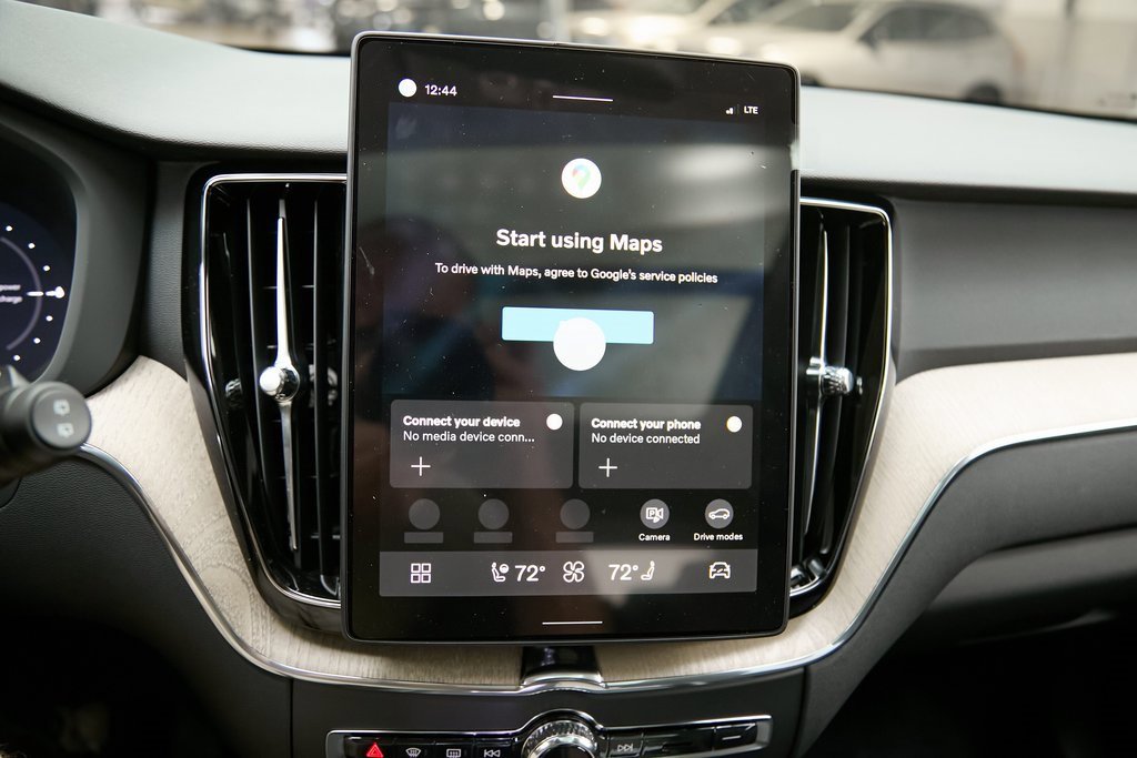 New 2026 Volvo XC60 T8 Plus w/ Climate Package image 25