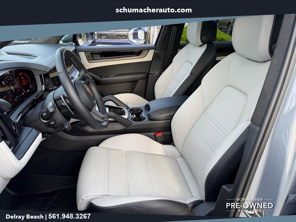 Used 2026 Porsche Cayenne GTS AWD/4WD image 11