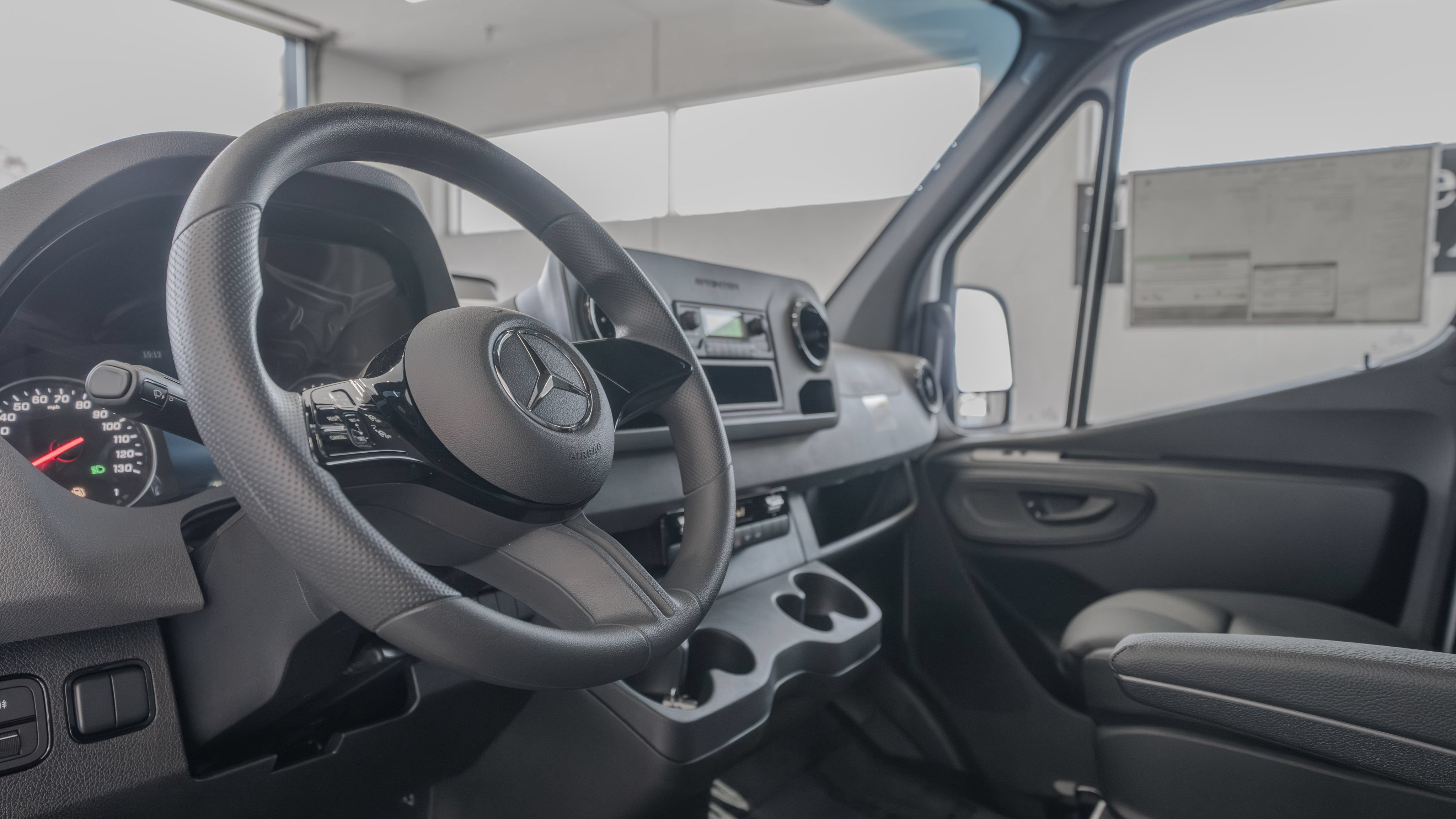 Used 2025 Mercedes-Benz Sprinter 2500 image 7