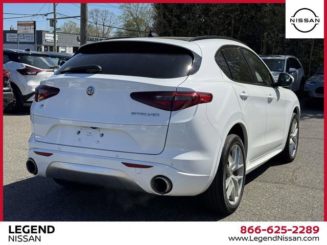 Used 2020 Alfa Romeo Stelvio Ti Sport w/ Quick Order Package 22S Sport AWD/4WD image 5