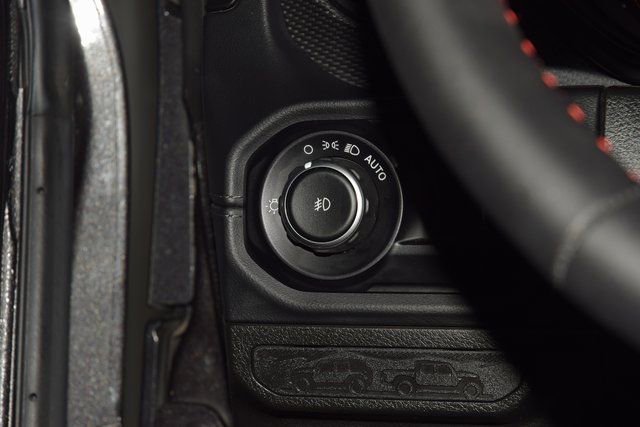 Used 2024 Jeep Wrangler Rubicon w/ Convenience Group image 34