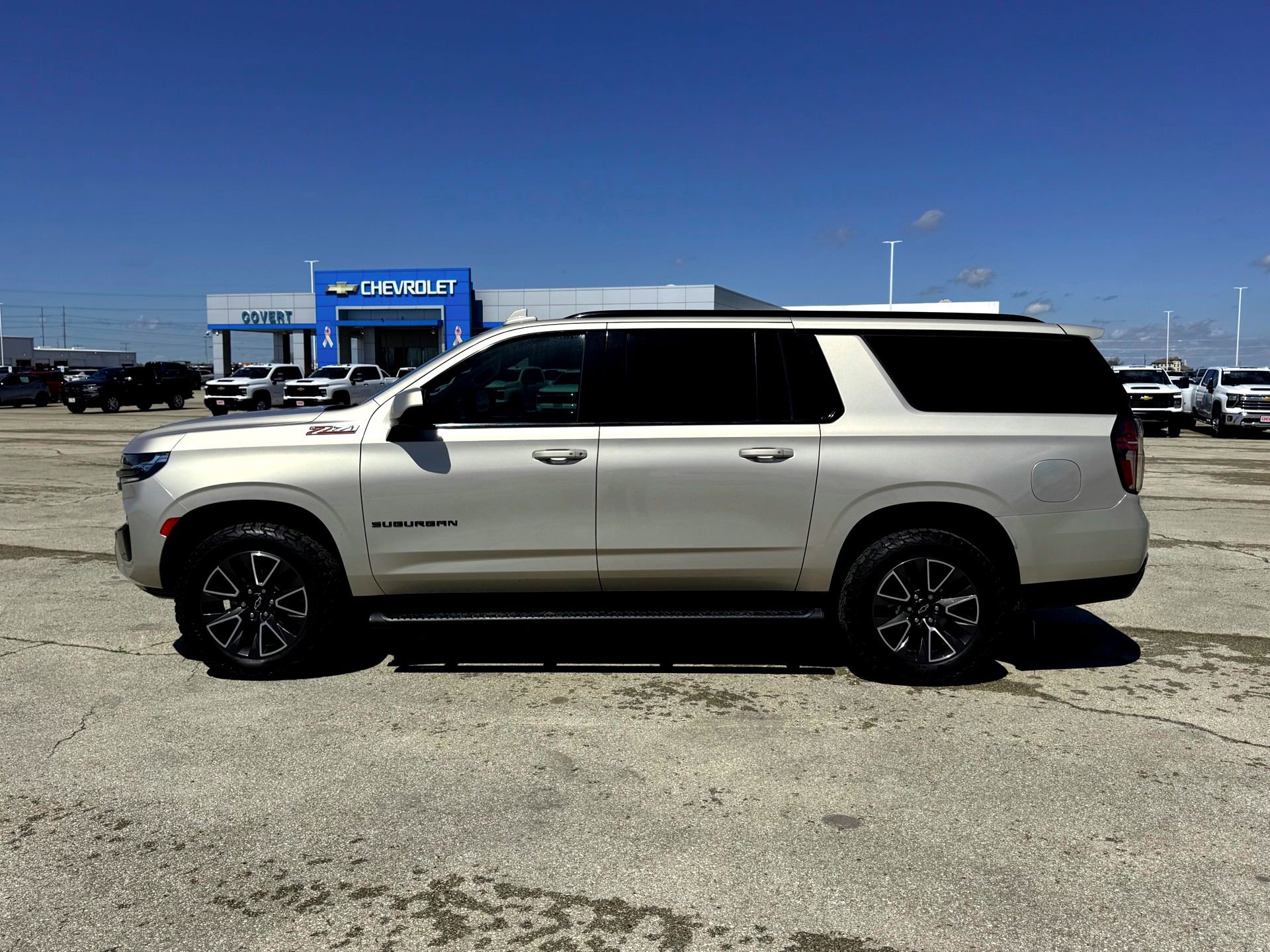 Used 2022 Chevrolet Suburban Z71 AWD/4WD image 10
