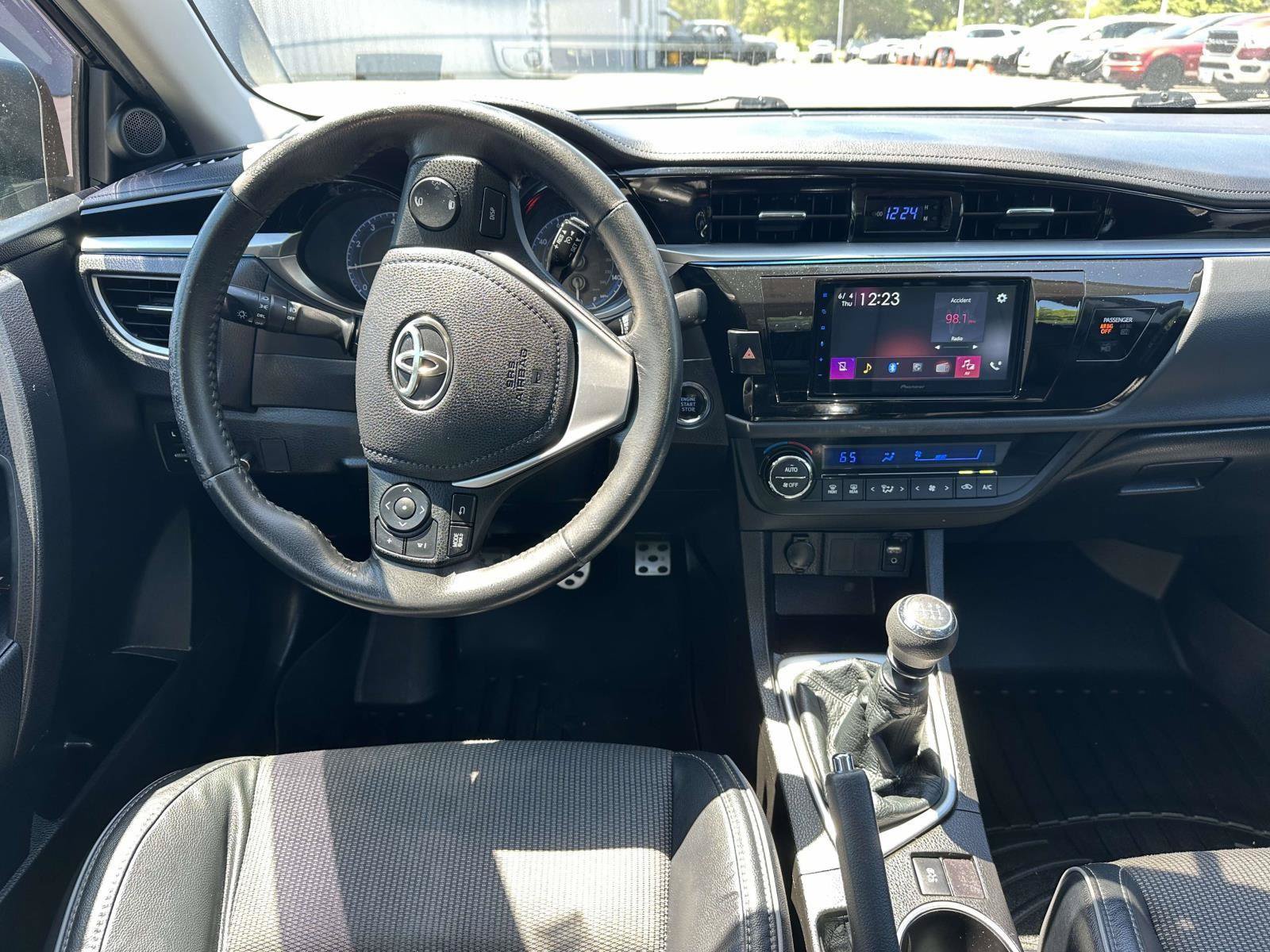 Used 2015 Toyota Corolla S FWD image 10