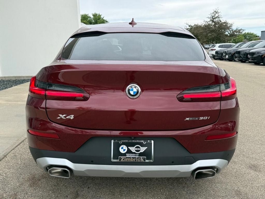 Used 2025 BMW X4 xDrive30i AWD/4WD image 4