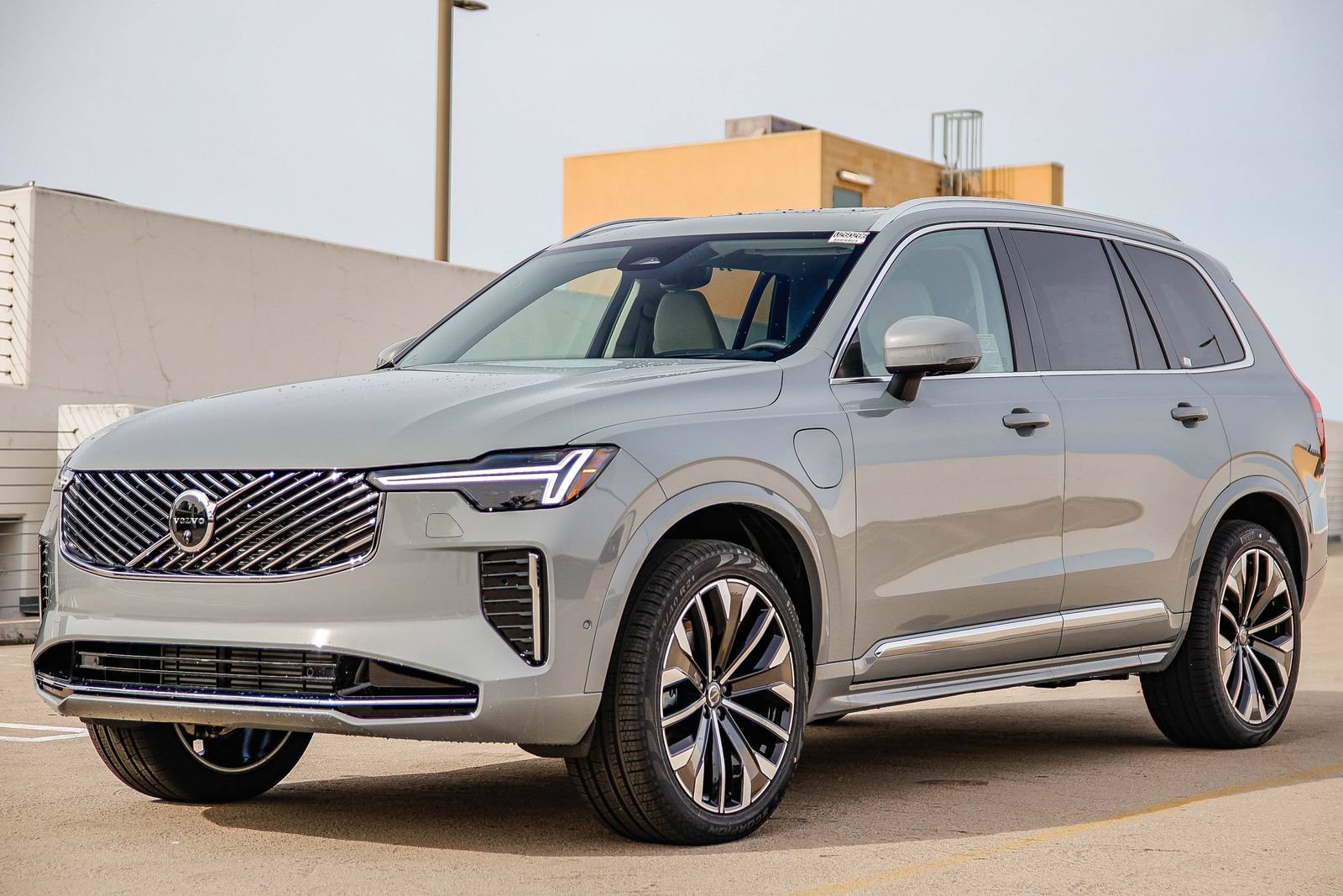 New 2026 Volvo XC90 T8 Ultra w/ Protection Package Premier AWD/4WD image 3