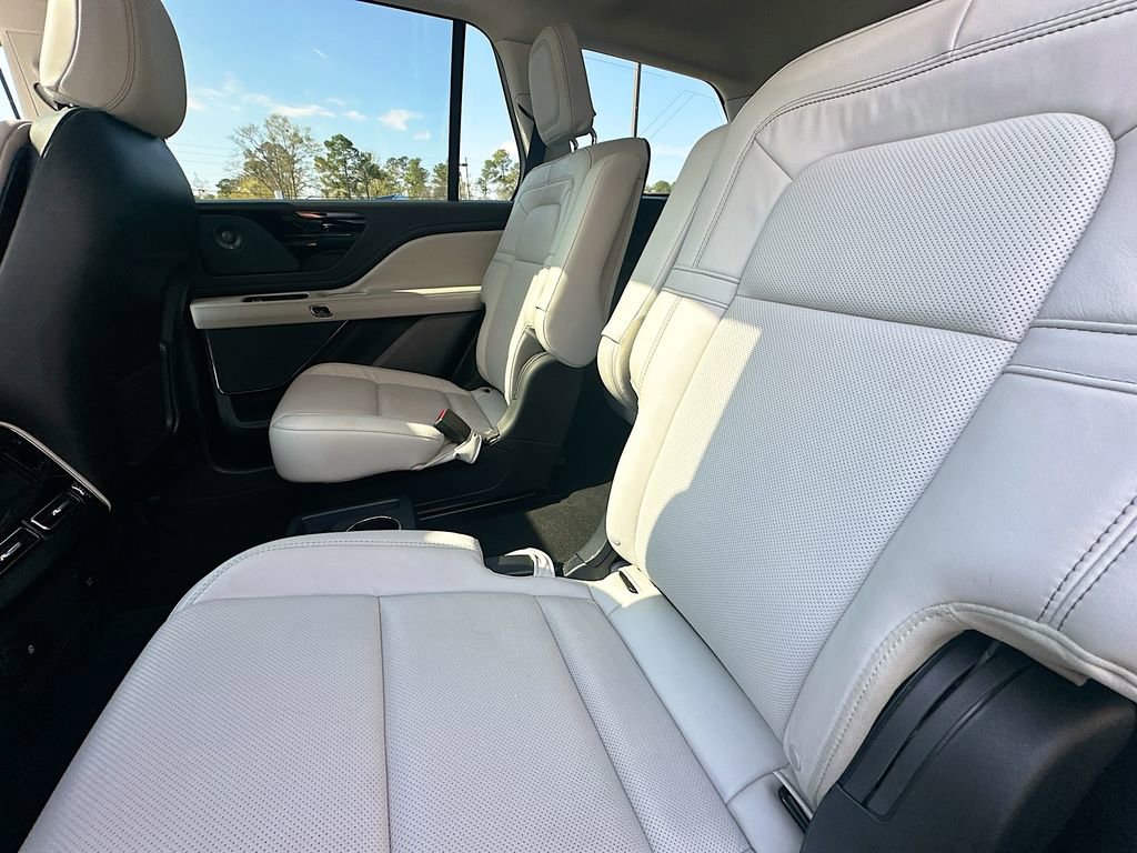Certified 2025 Lincoln Aviator Reserve w/ Illumination Package image 4