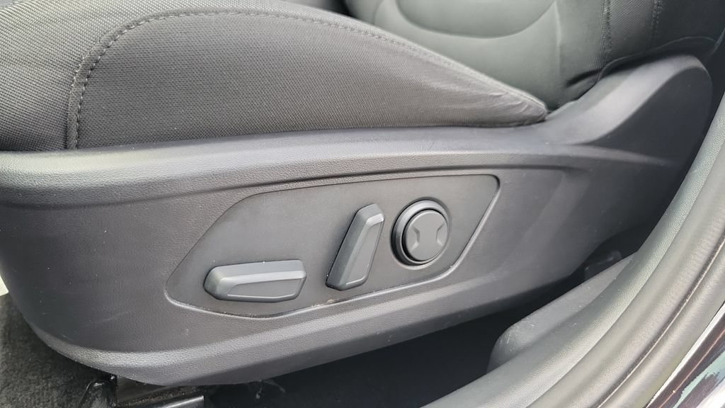 Used 2022 Hyundai Santa Cruz SEL w/ Activity Package FWD image 17