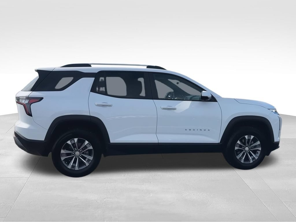 Used 2025 Chevrolet Equinox LT w/ Convenience Package II AWD/4WD image 9