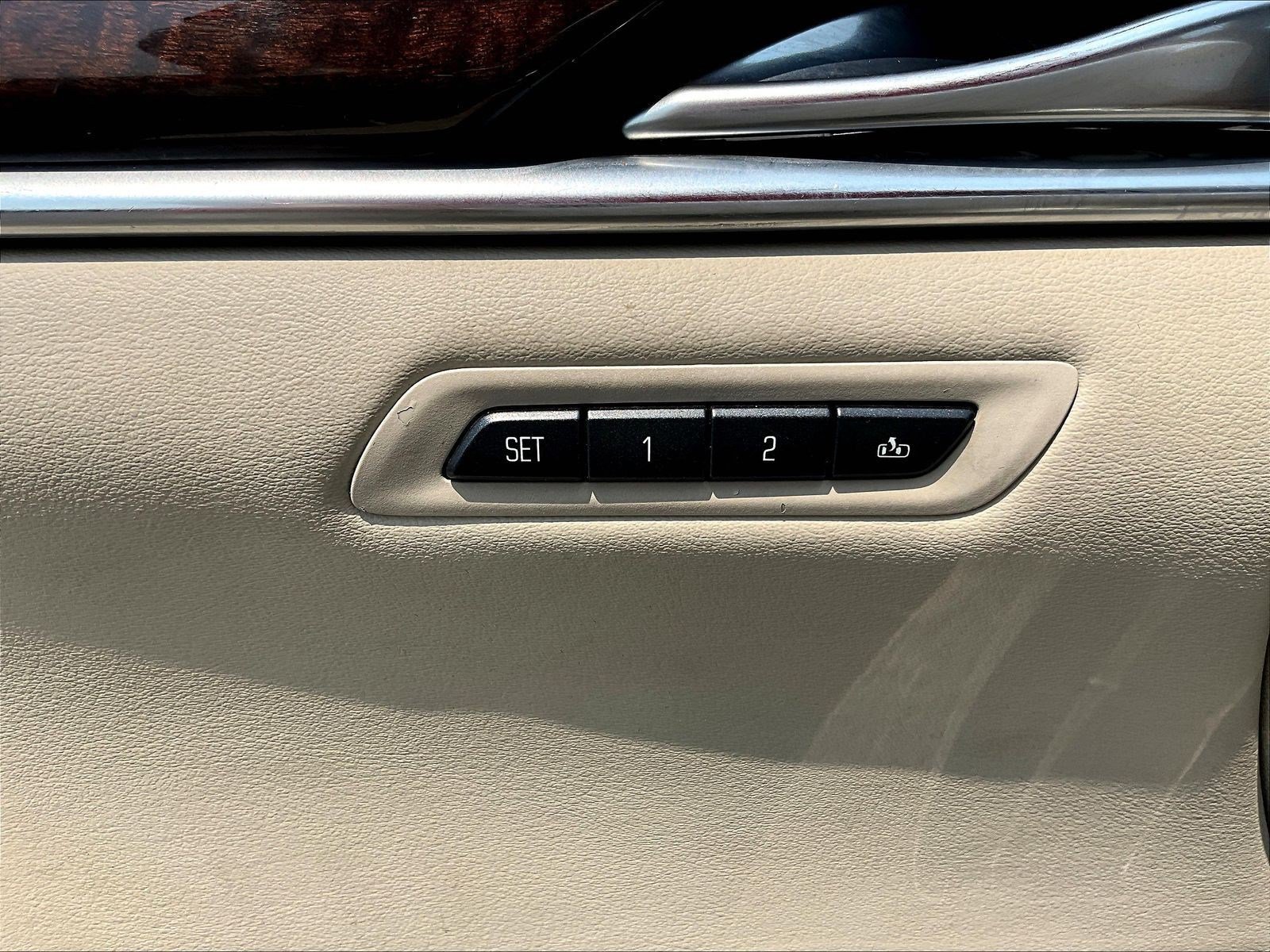 Used 2013 Cadillac XTS Luxury FWD image 37