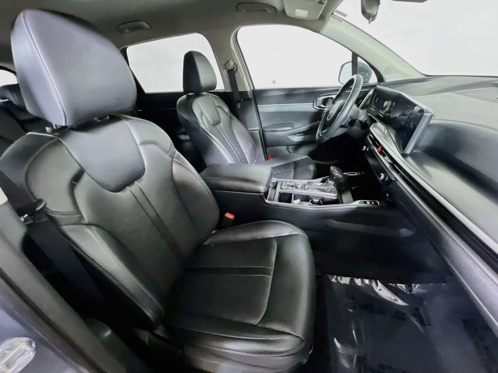 Used 2024 Kia Sorento S FWD image 25