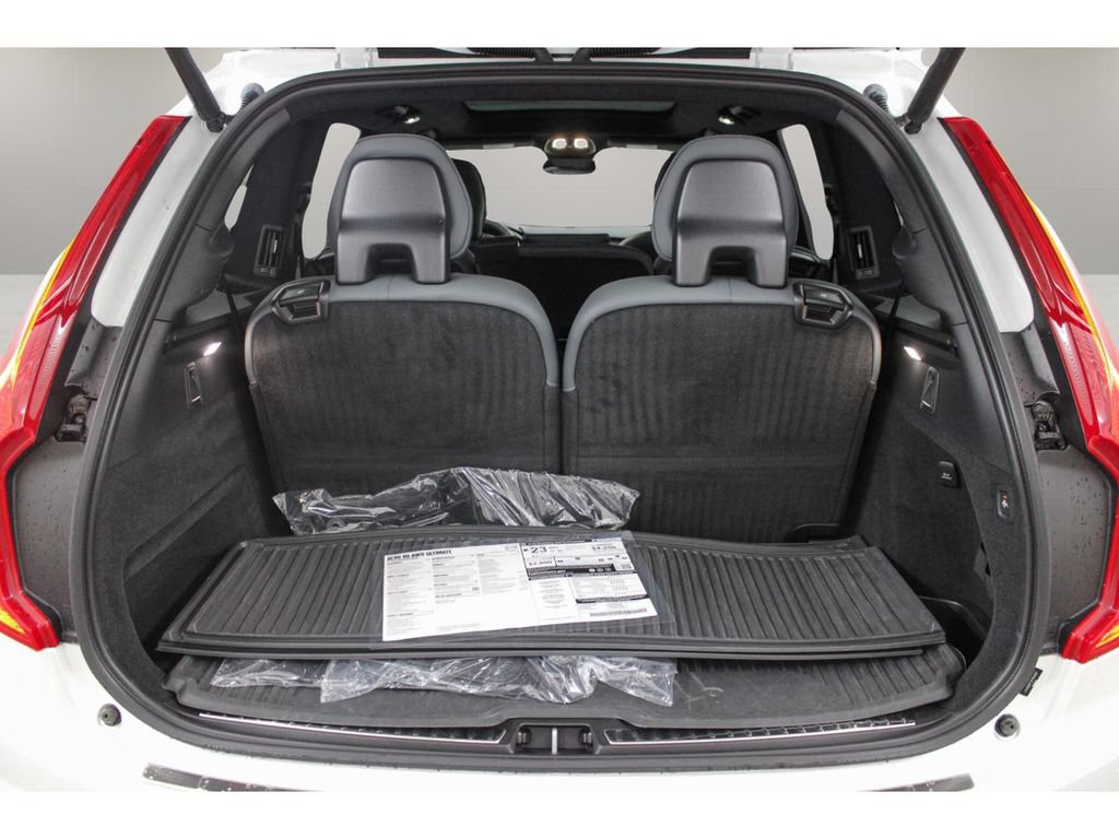 Certified 2024 Volvo XC90 B6 Ultimate w/ Lounge Package AWD/4WD image 31