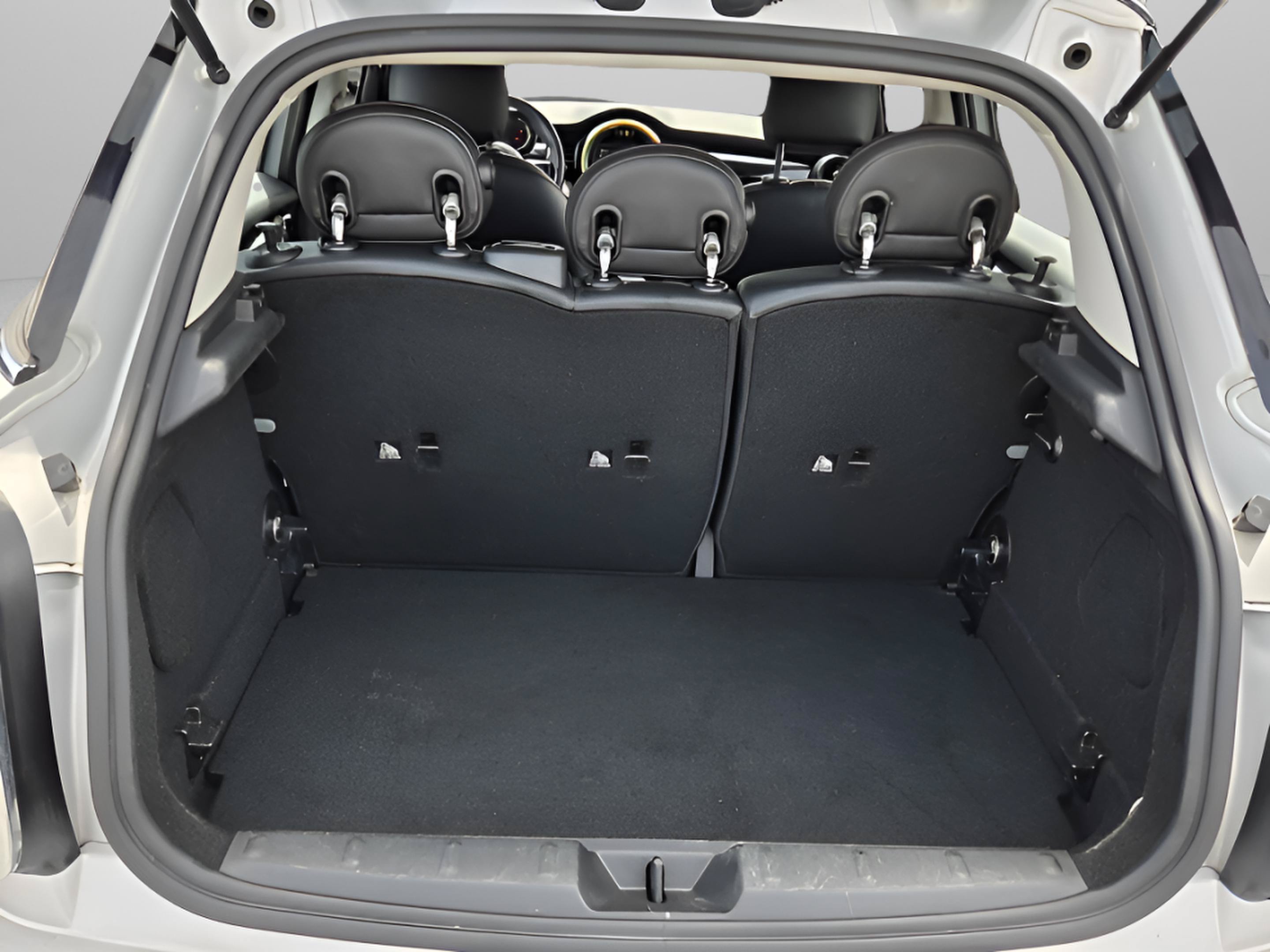 Used 2021 MINI Cooper 4-Door Hardtop w/ 6.5" Touchscreen Package FWD image 13