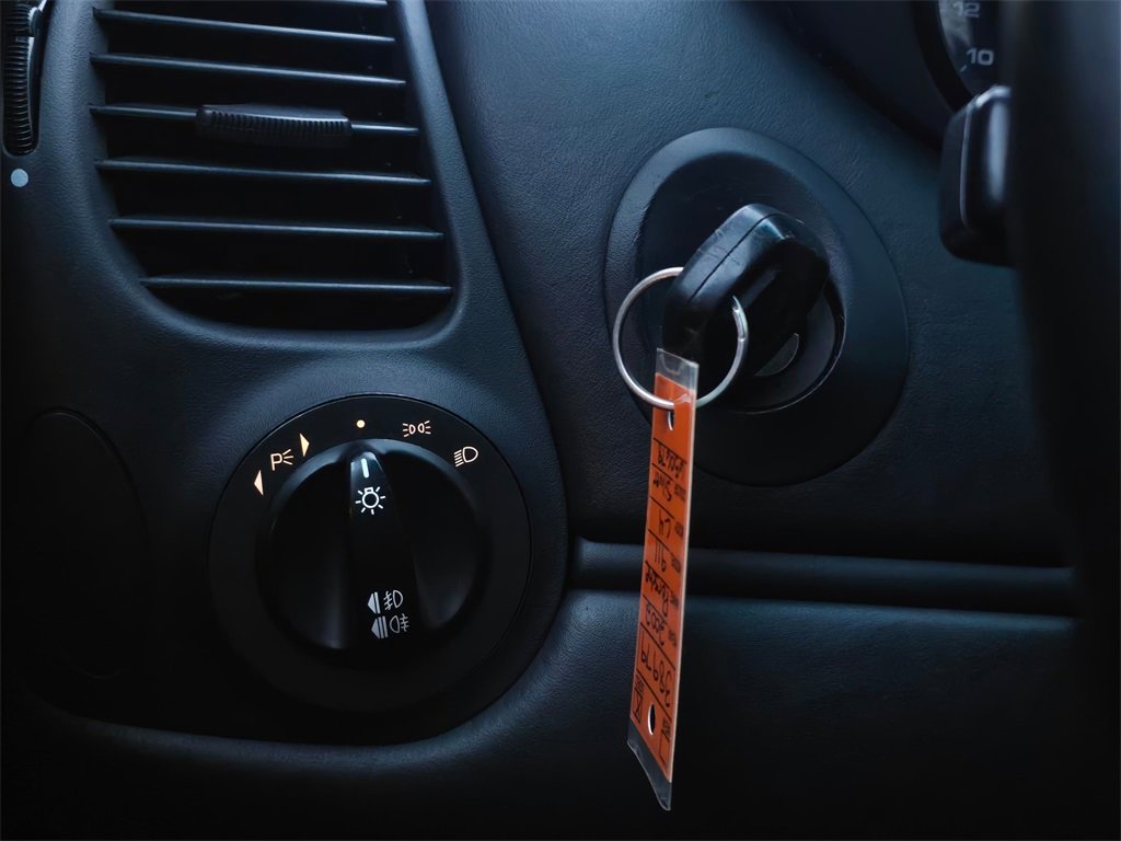 Used 2002 Porsche 911 Carrera image 28