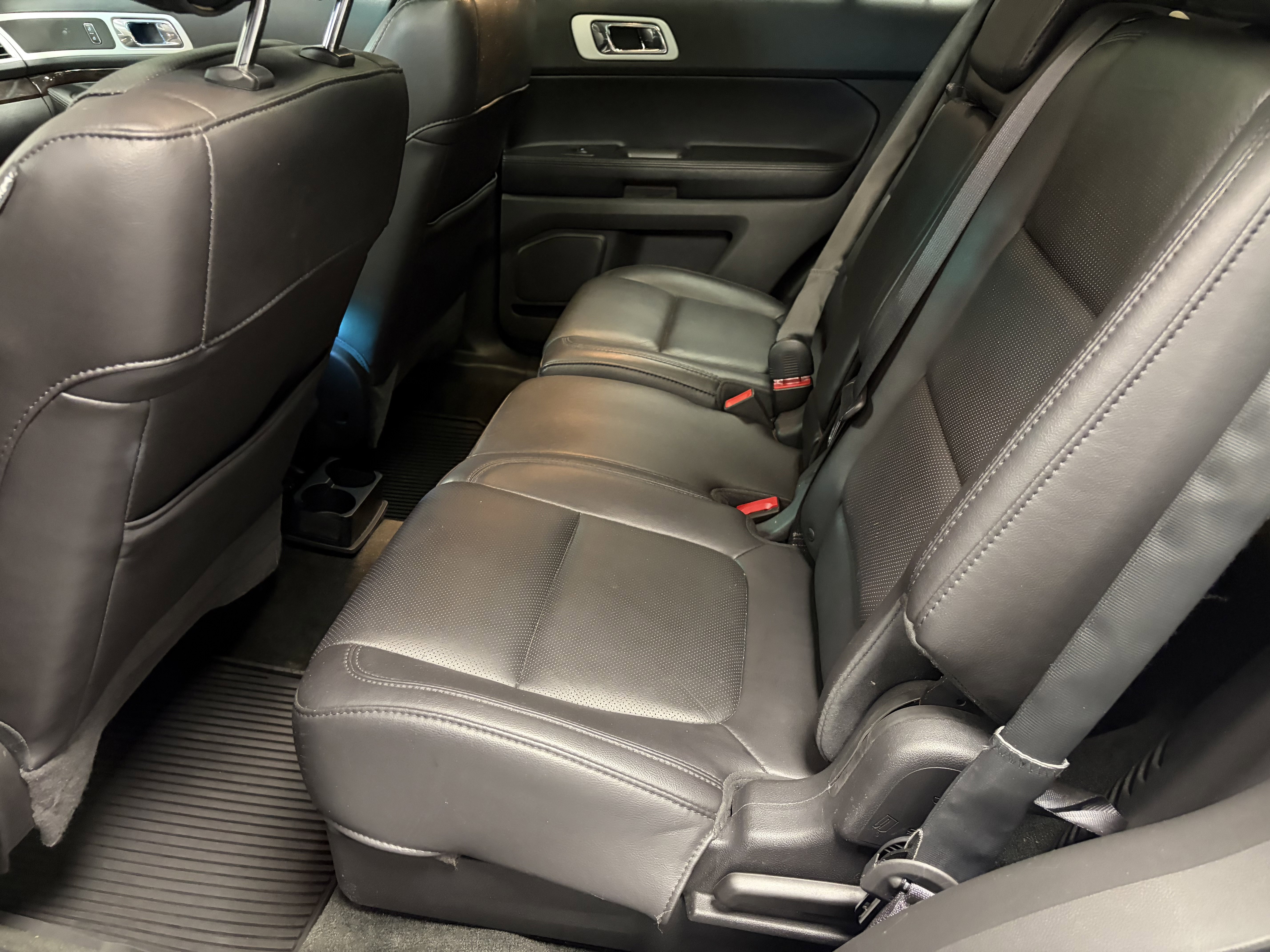 Used 2014 Ford Explorer Limited w/ Equipment Group 302A AWD/4WD image 14