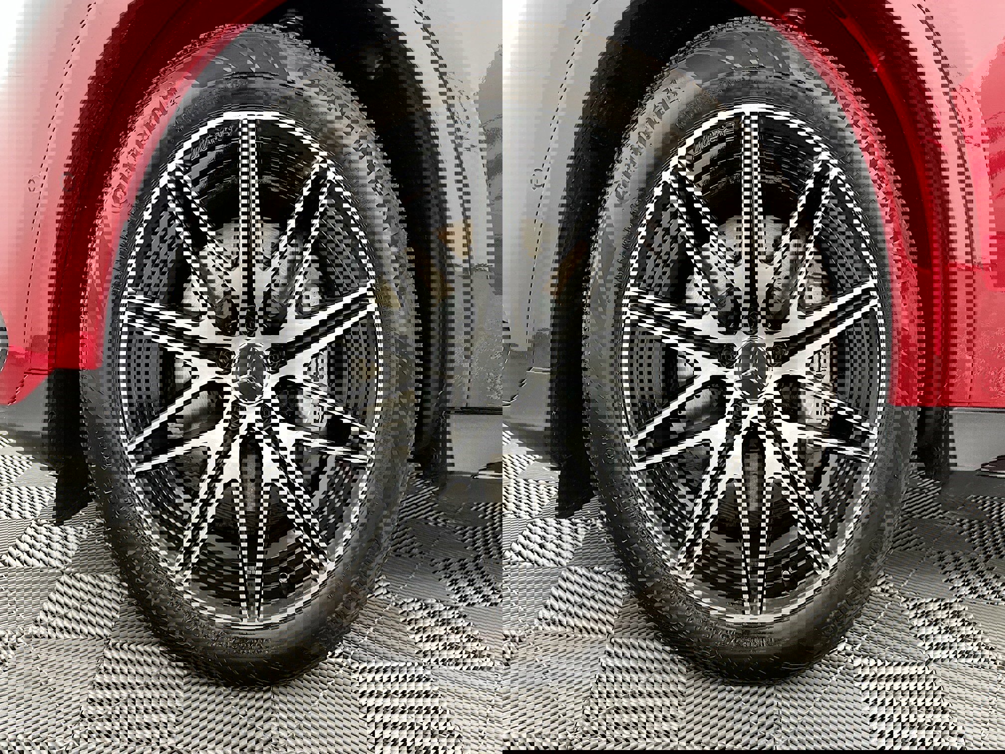 Used 2025 Mercedes-Benz GLC 43 AMG 4MATIC w/ Driver Assistance Package image 35