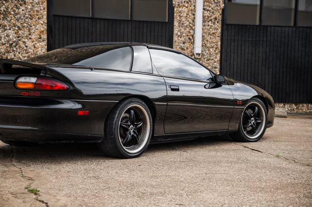 Used 2002 Chevrolet Camaro Z28 w/ SS Performance/Appearance Pkg RWD image 46