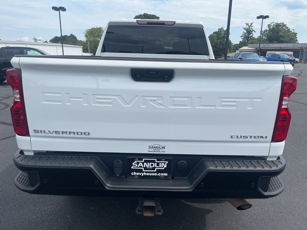 Used 2024 Chevrolet Silverado 2500 Custom w/ Custom Value Package image 5