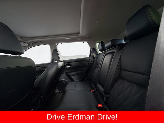 Used 2025 Nissan Rogue Platinum w/ Platinum Premium Package FWD image 9