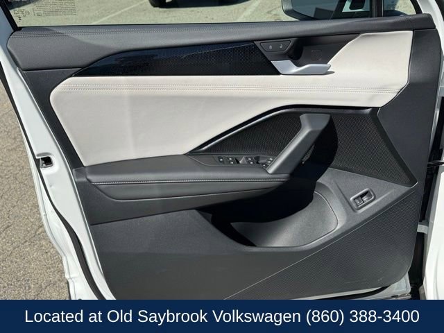 Used 2025 Volkswagen Tiguan SE image 34