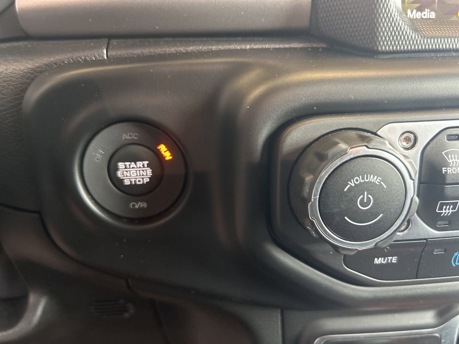 Used 2023 Jeep Wrangler Unlimited w/ Cold Weather Group AWD/4WD image 28