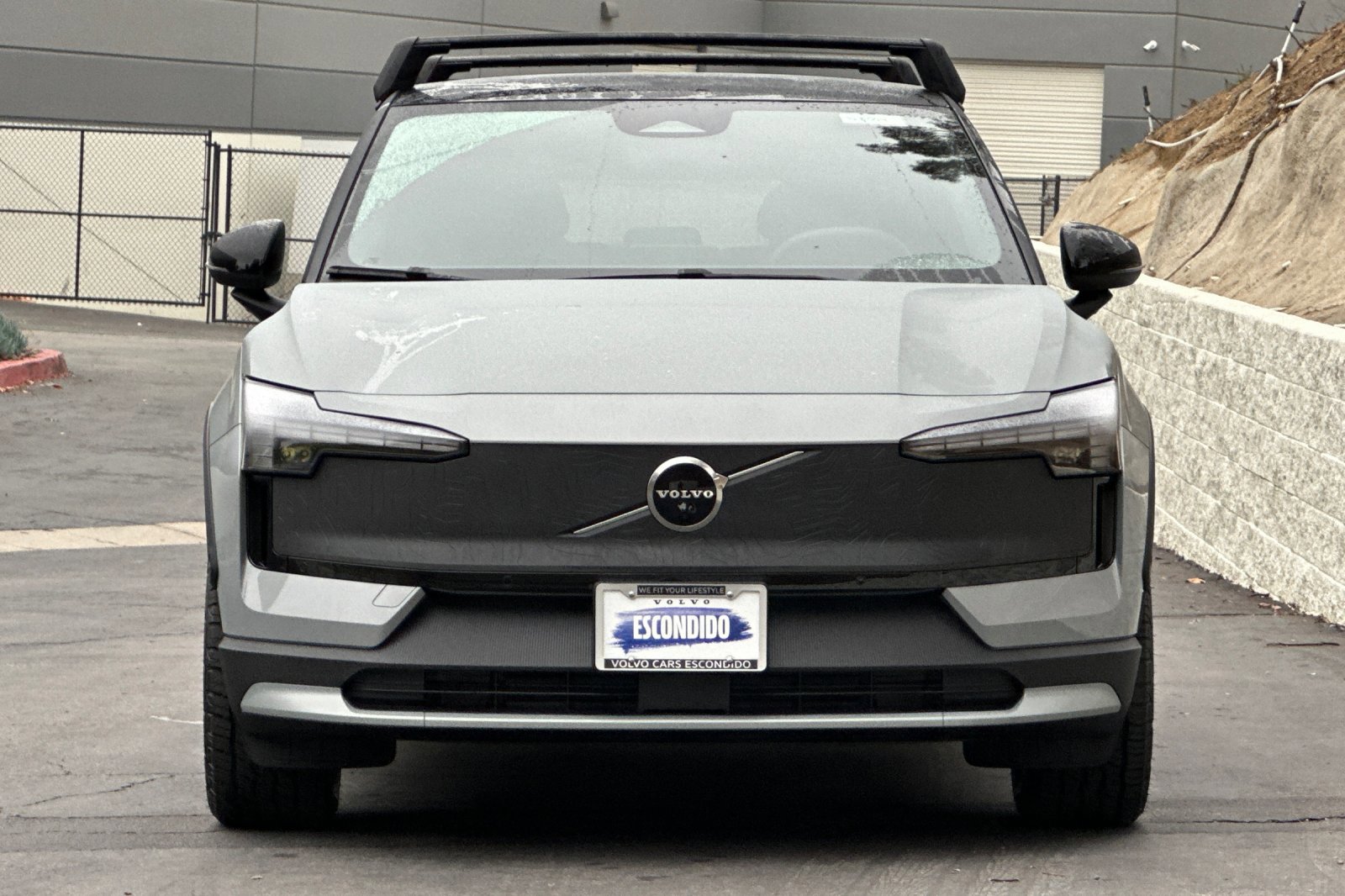 New 2026 Volvo EX30 Cross Country Ultra image 3