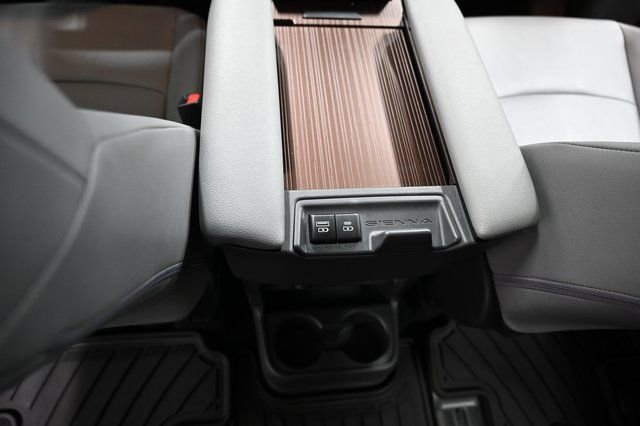 Used 2023 Toyota Sienna XLE w/ XLE Plus Package image 30