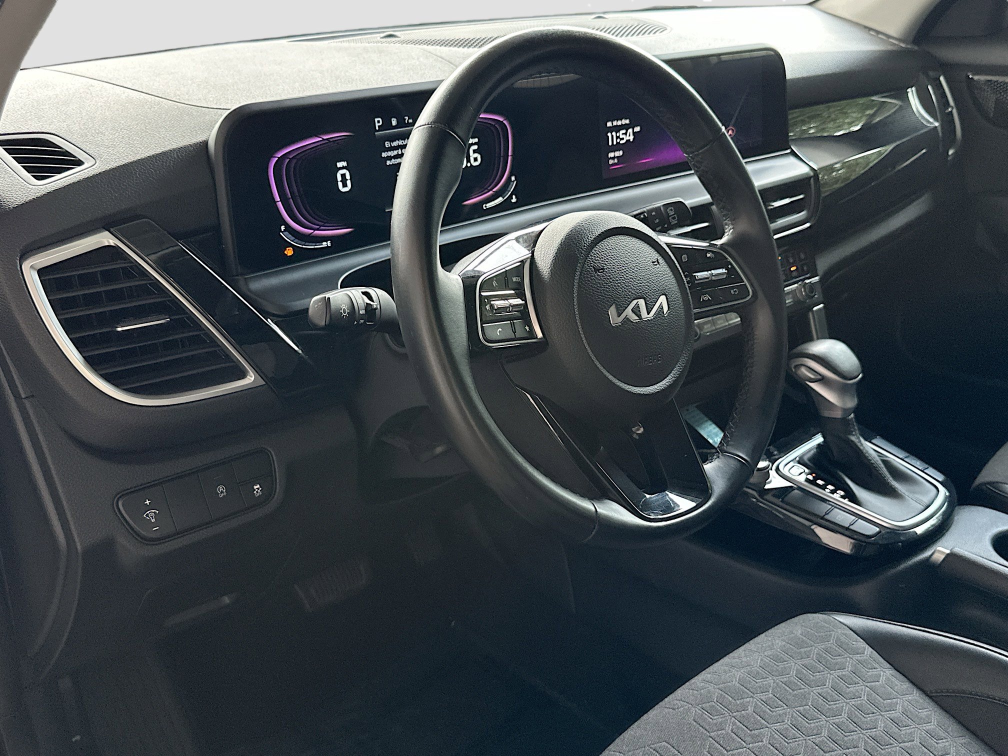 Used 2025 Kia Seltos S image 9