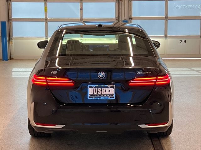 Used 2026 BMW i5 eDrive40 AWD/4WD image 6