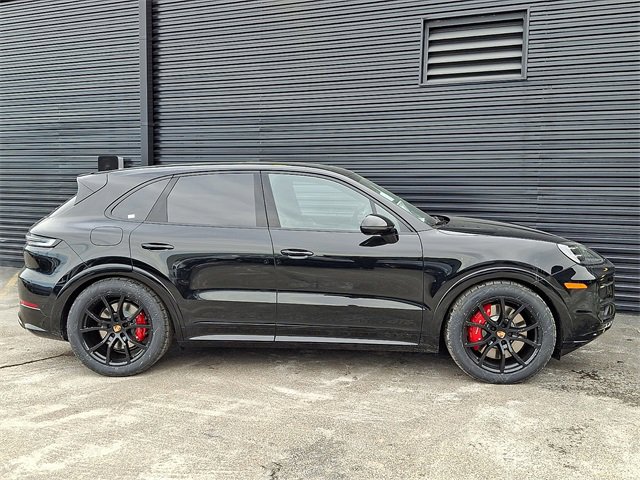 New 2026 Porsche Cayenne GTS image 8