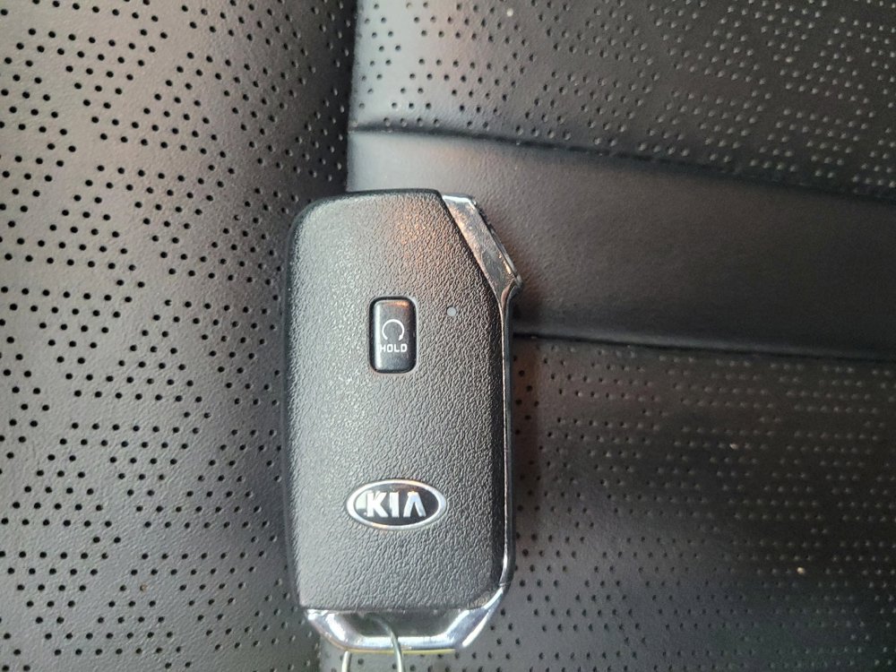 Used 2021 Kia Sorento S image 32
