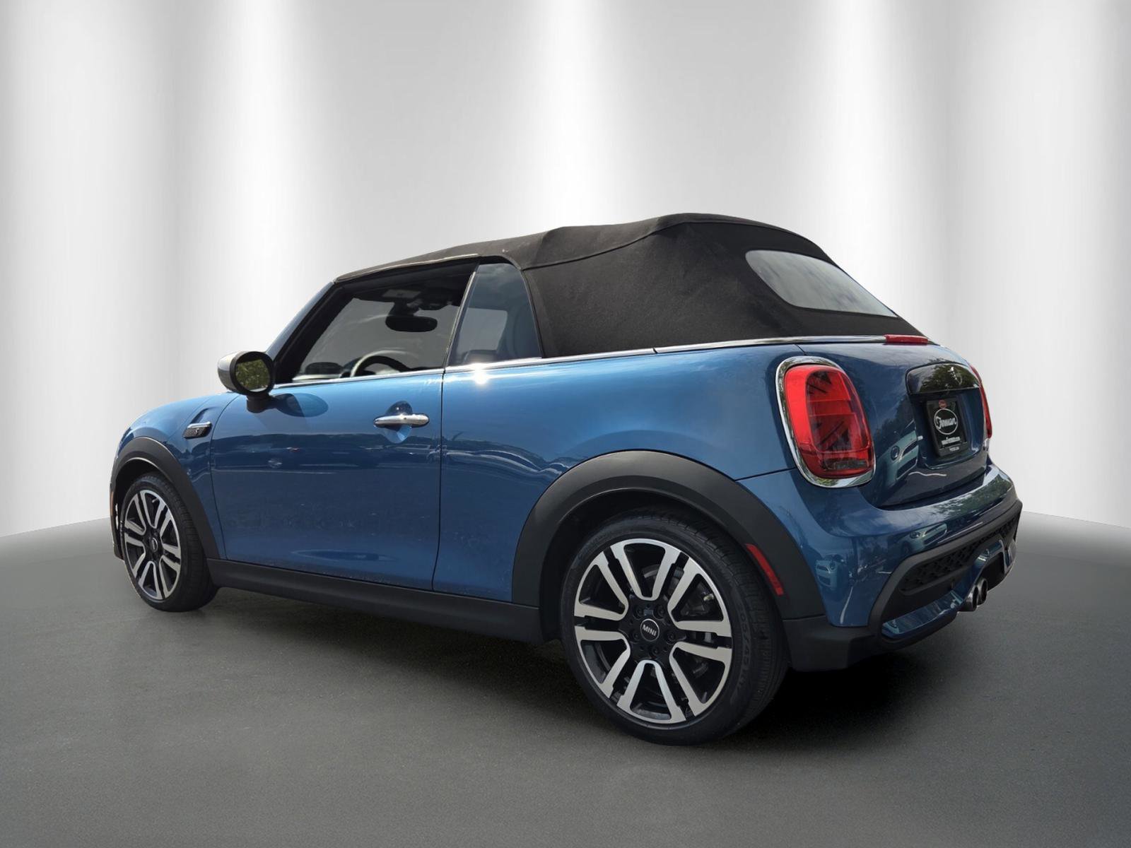 Used 2023 MINI Cooper S FWD image 5