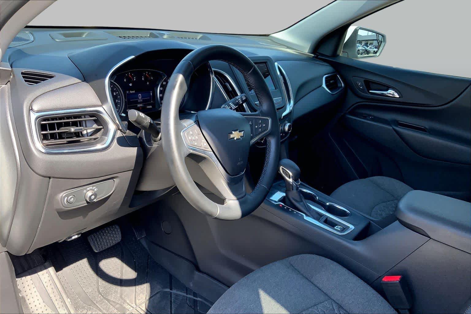 Used 2023 Chevrolet Equinox LT FWD image 17