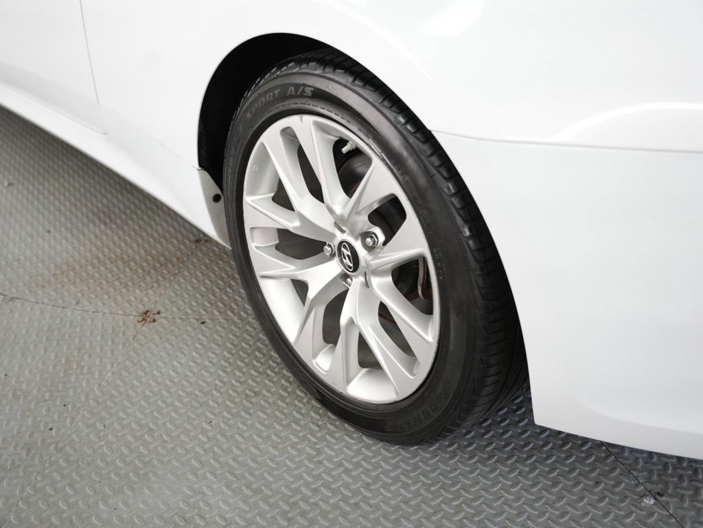 Used 2015 Hyundai Genesis 3.8 RWD image 53
