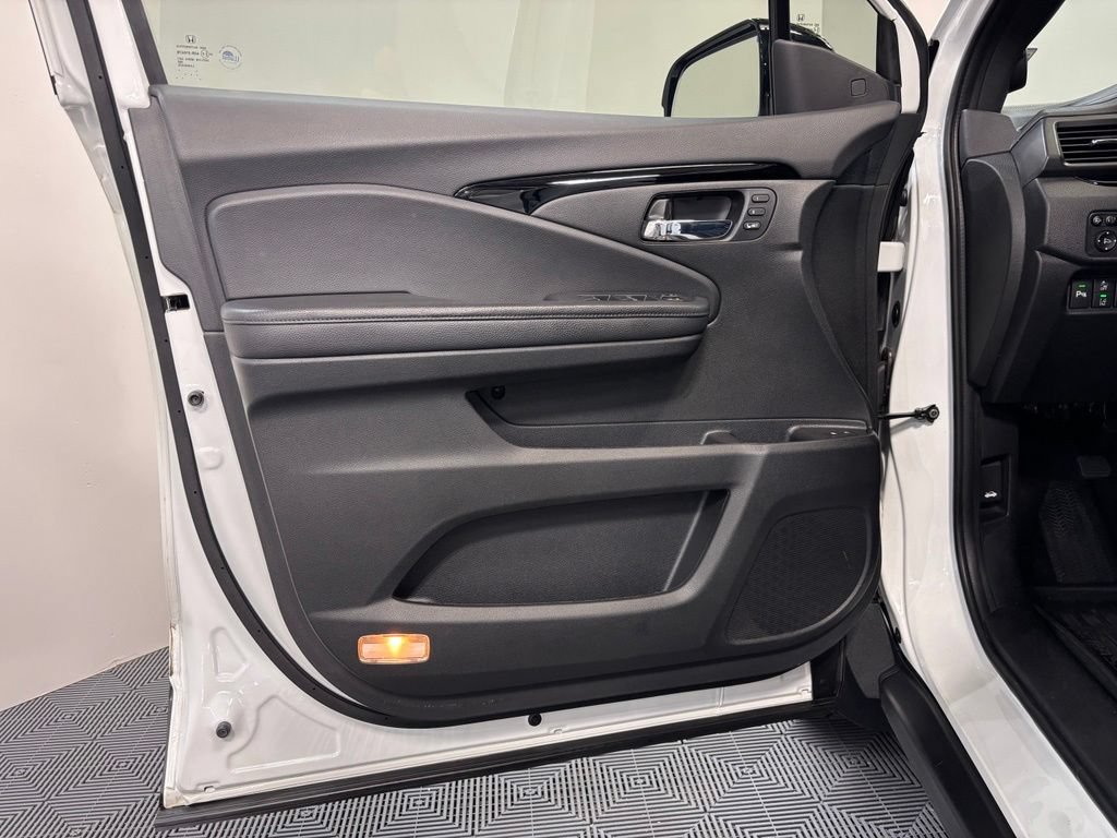 Certified 2019 Honda Passport Elite image 31