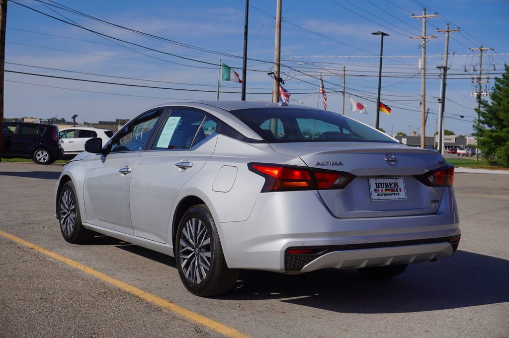 Used 2023 Nissan Altima 2.5 SV image 5