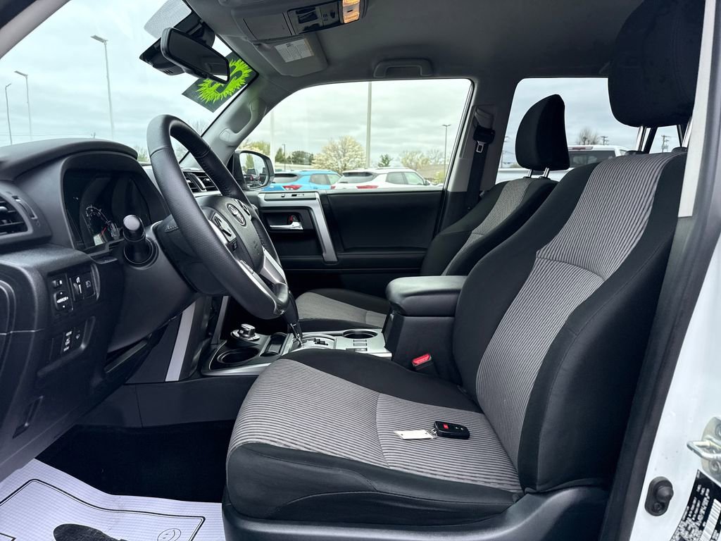 Used 2024 Toyota 4Runner SR5 AWD/4WD image 11