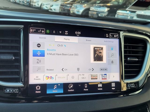 Certified 2025 Chrysler Pacifica Select image 9