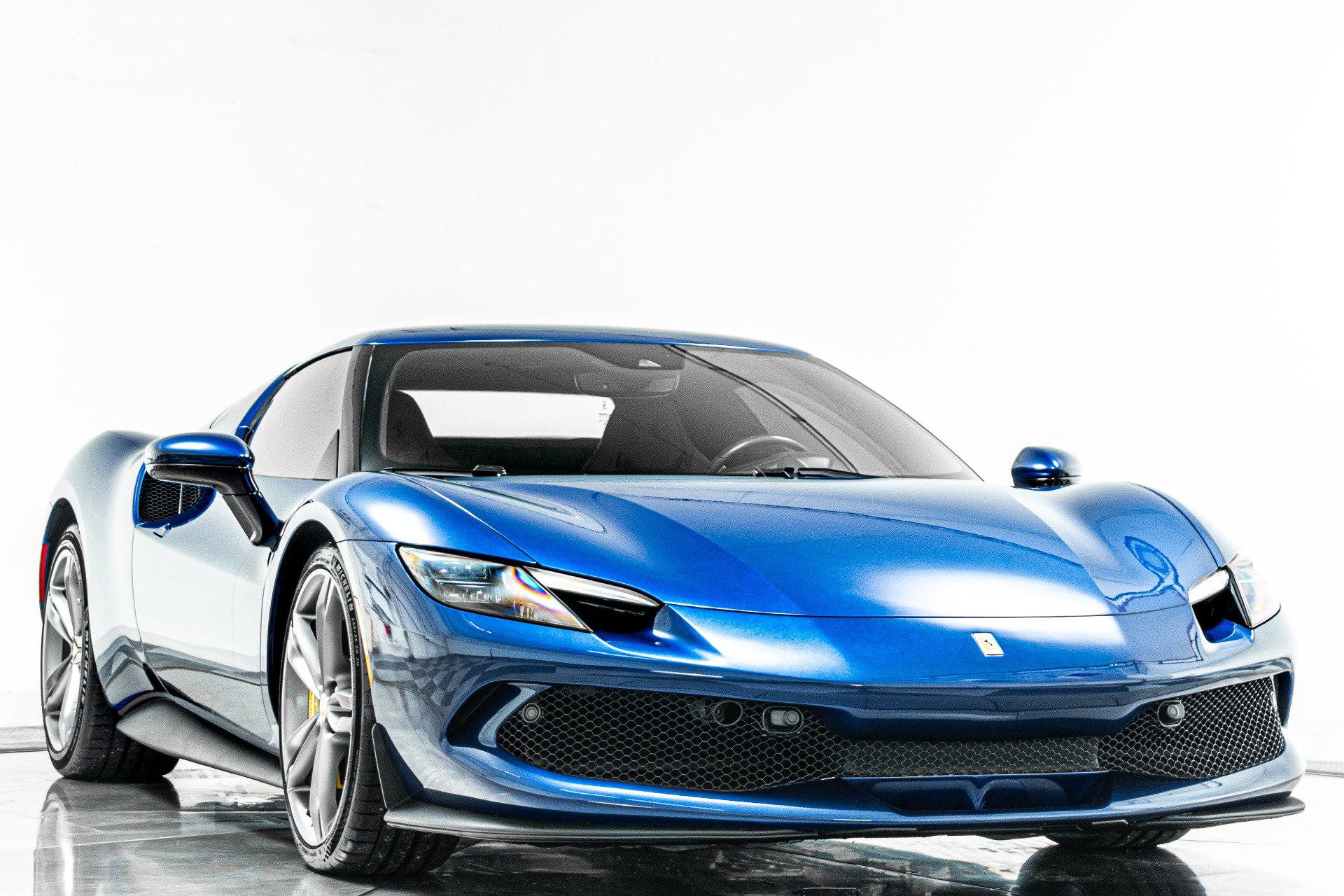 Used 2024 Ferrari 296 GTB RWD image 3