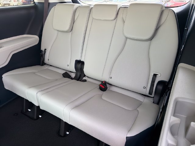 New 2027 Kia Carnival SX w/ Dark Edition Package FWD image 21