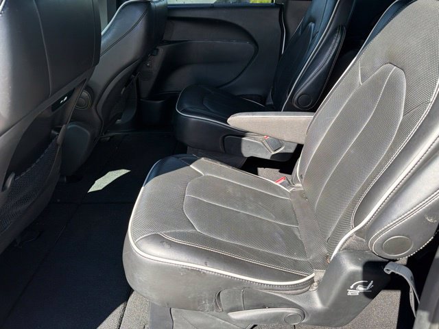 Used 2025 Chrysler Pacifica Limited FWD image 15