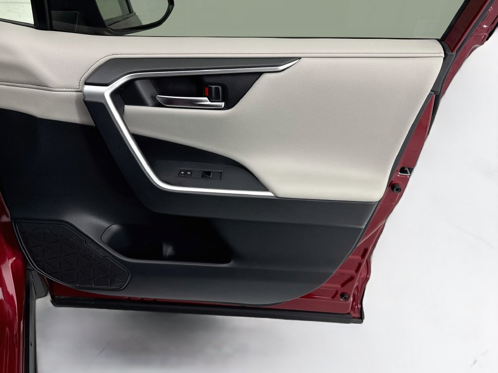 Used 2019 Toyota RAV4 Limited w/ Cold Weather Package FWD image 24