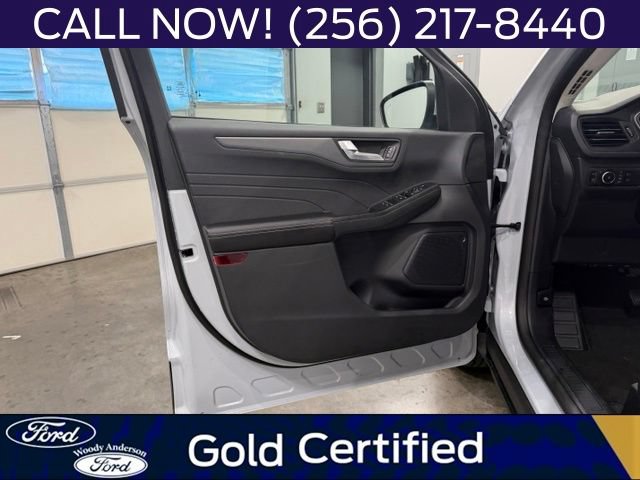 Used 2025 Ford Escape SE FWD image 23