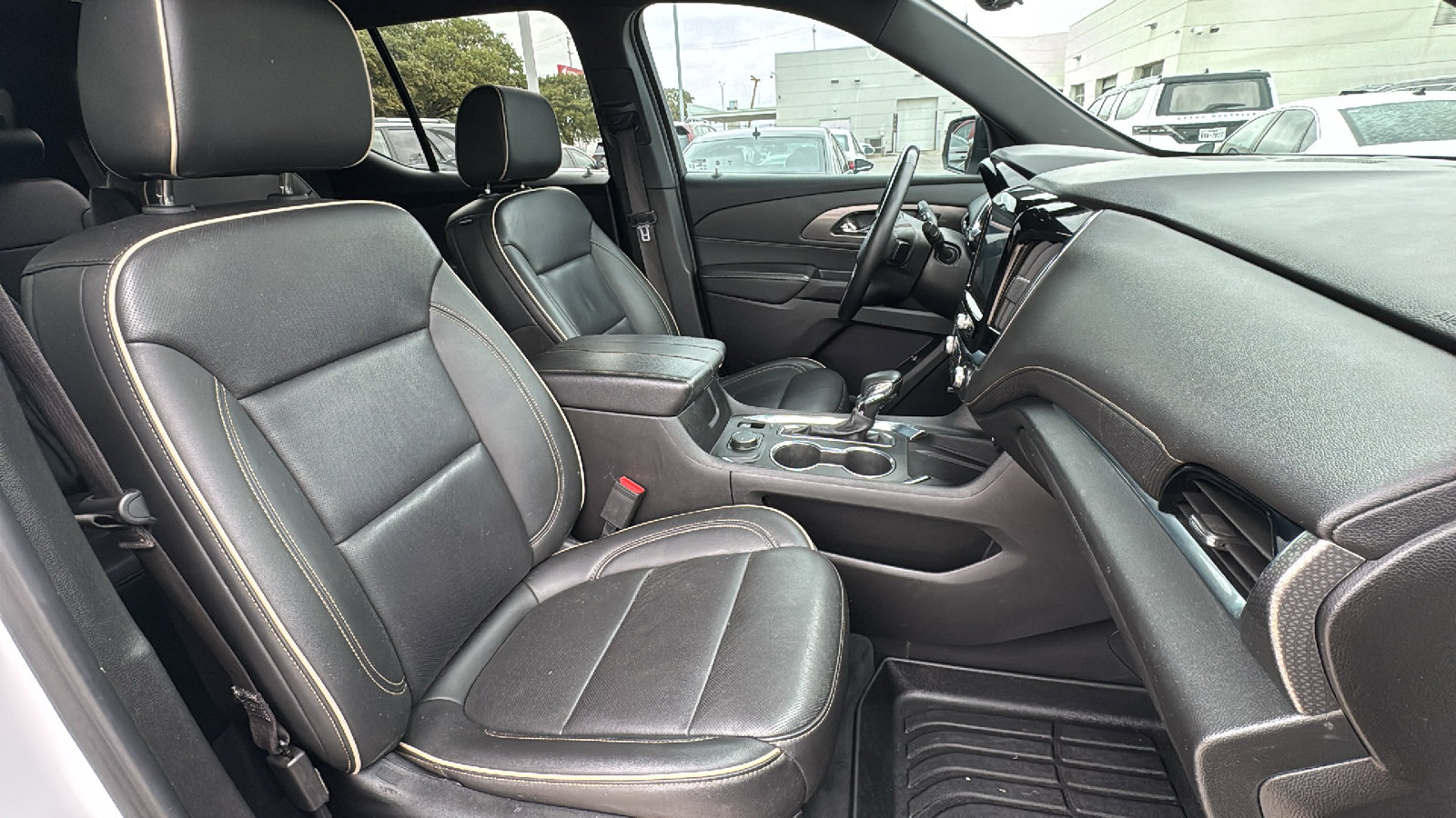 Used 2023 Chevrolet Traverse Premier w/ Redline Edition image 33