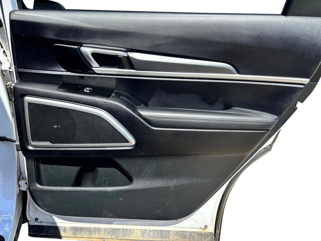 Used 2021 Kia Telluride LX AWD/4WD image 25