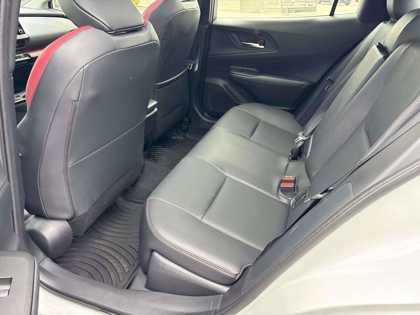 New 2025 Toyota Prius Plug-In Hybrid FWD image 6
