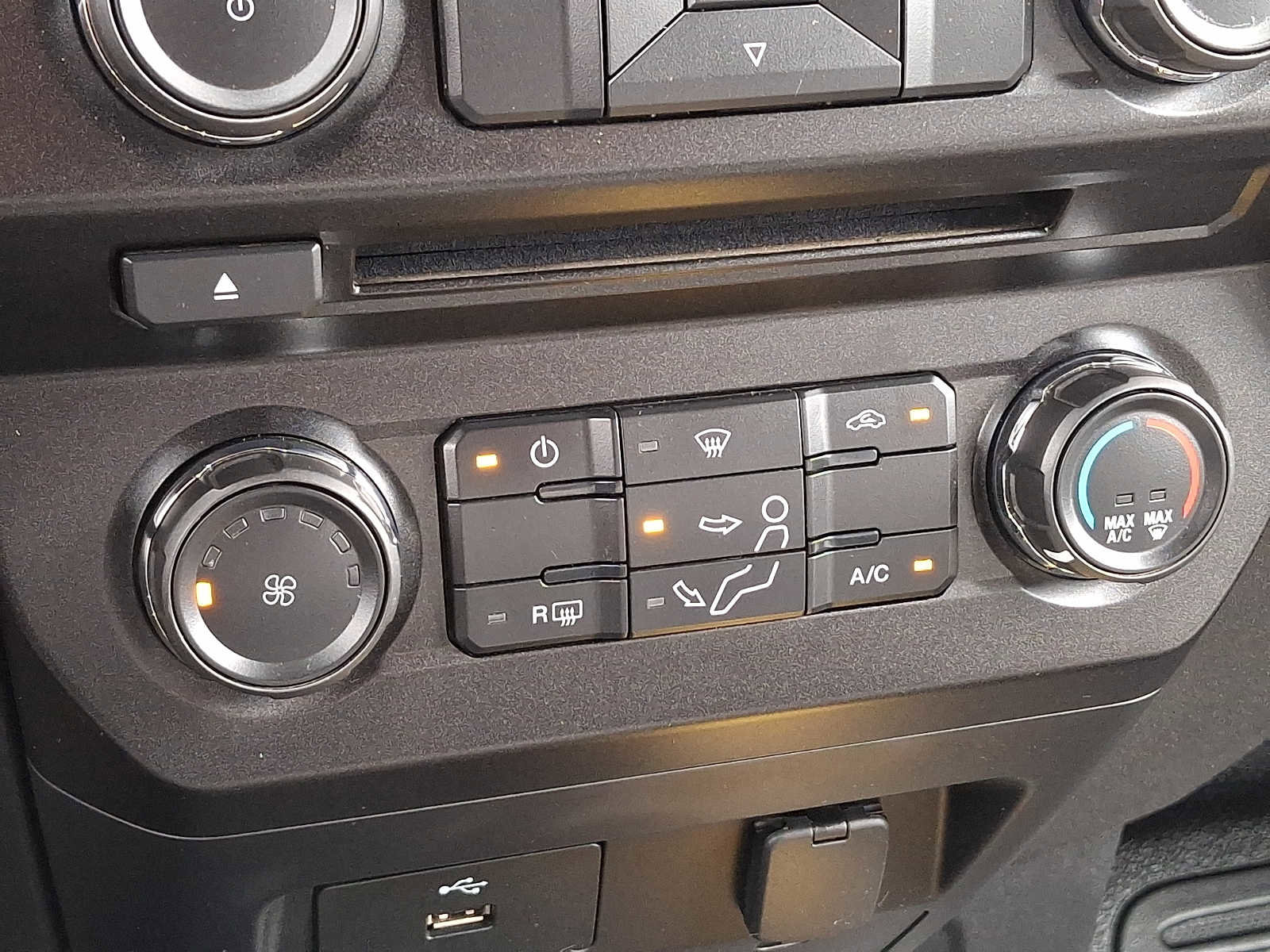 Used 2018 Ford F350 XL w/ Power Equipment Group AWD/4WD image 15