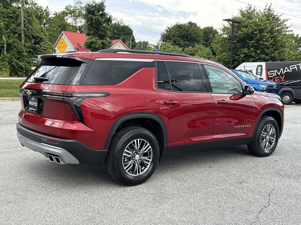 New 2025 Chevrolet Traverse LT image 9