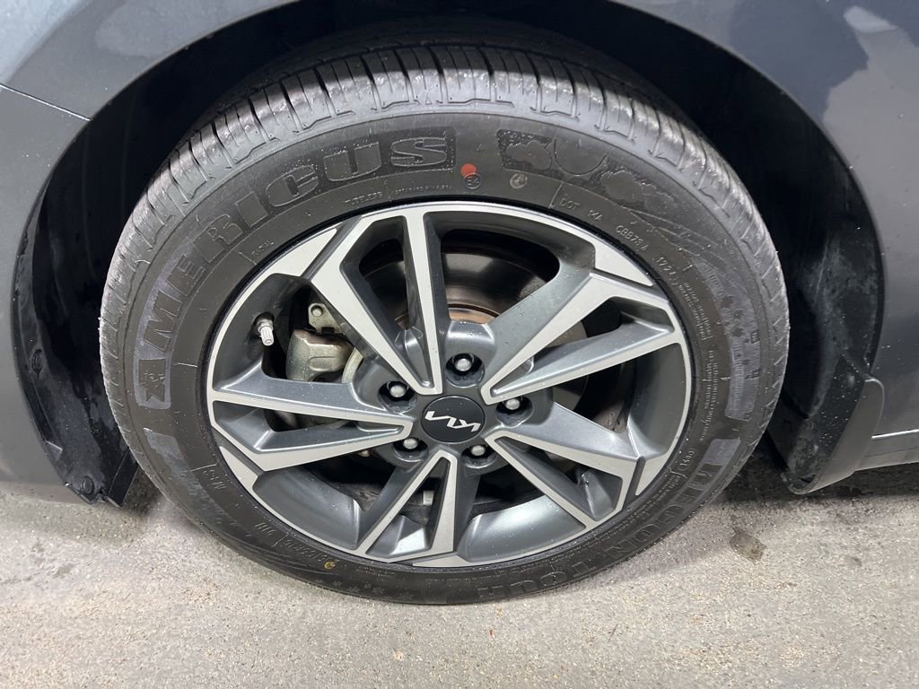 Used 2023 Kia Forte LXS image 34