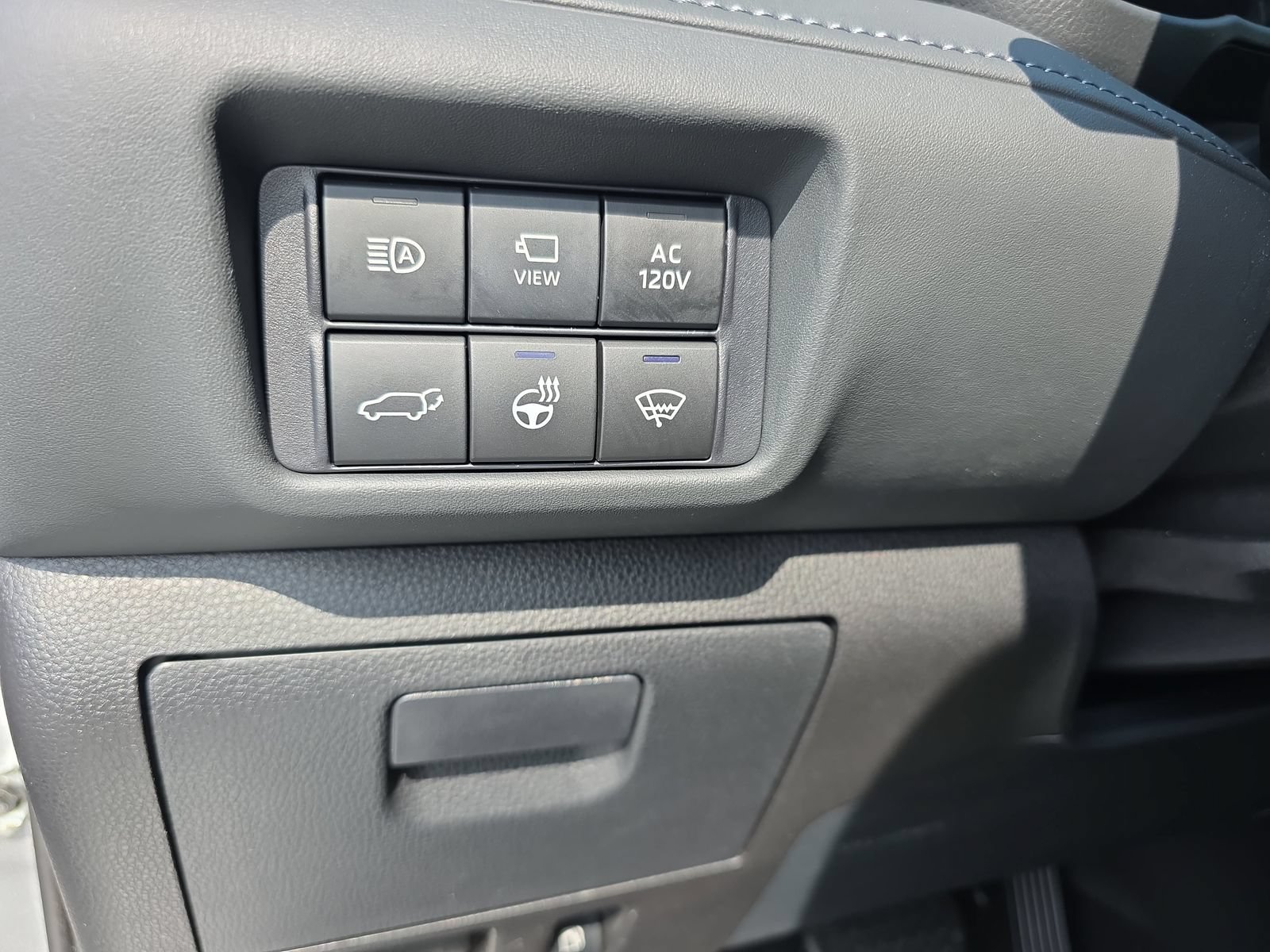 Used 2021 Toyota Highlander Limited FWD image 27