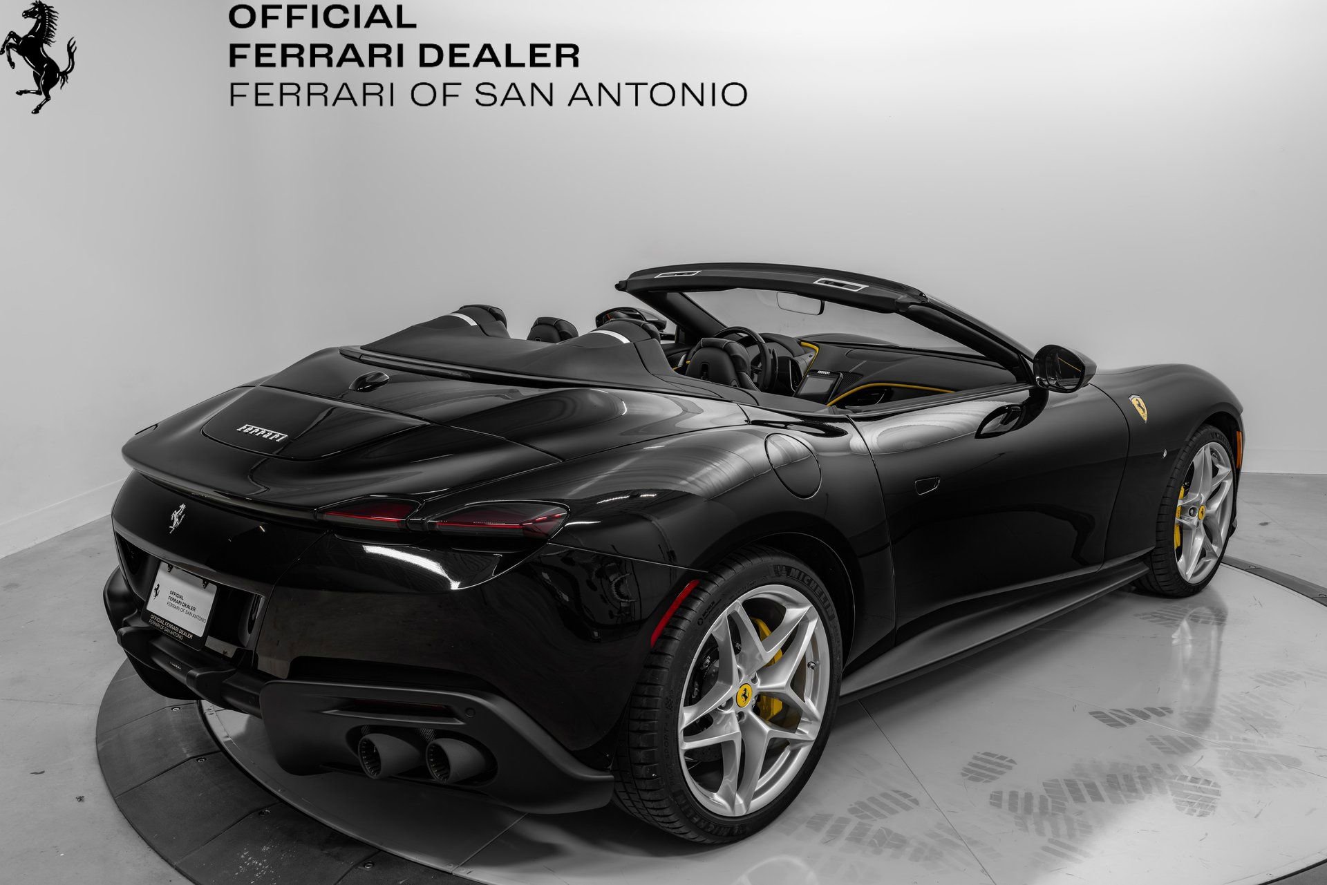 Certified 2025 Ferrari Roma Spider RWD image 10